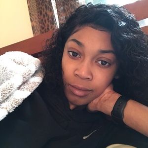 Meet your Posher, Janiele